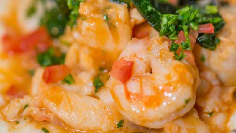 8 South Carolina Restaurants Known For Shrimp And Grits - Decor Hint Magnolias (Charleston)