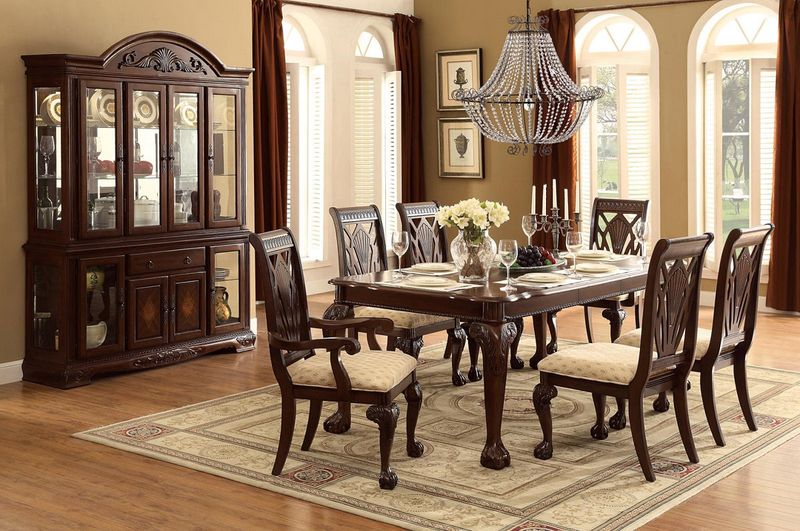 9 Arkansas Dining Rooms With Designs That Don't Quite Work - Decor Hint Overly Dark And Heavy Furnishings