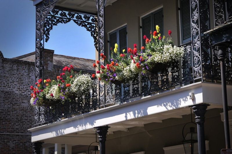 9 Louisiana Porches Perfect For Slow Evenings - Decor Hint Bourbon Street Balconies