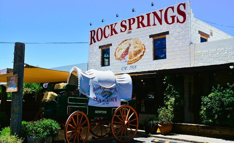 9 Roadside Grills In Arizona With Old-West Charm - Decor Hint Rock Springs Café