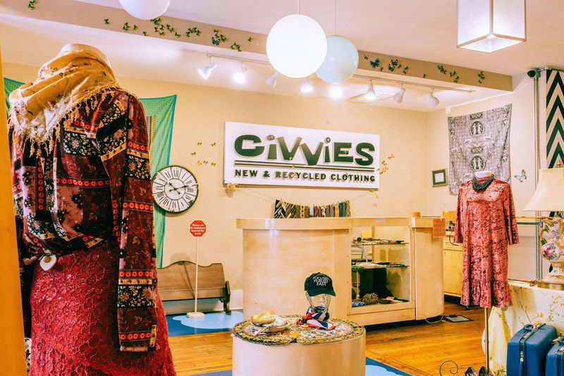 9 Savannah Vintage Shops With Real Deals - Decor Hint Civvies On Broughton