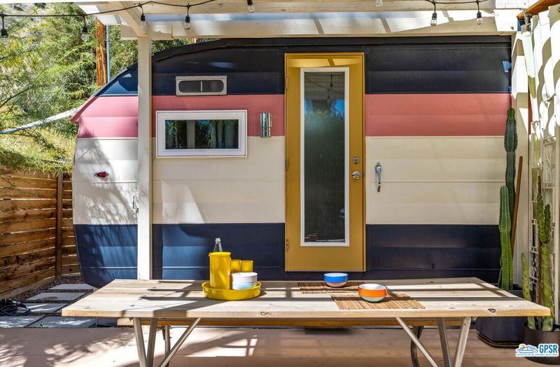 8 California Tiny Homes That Prove Small Can Be Stylish - Decor Hint The Colorful Mobile Home