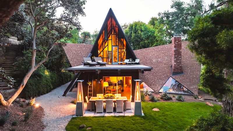 8 California Tiny Homes That Prove Small Can Be Stylish - Decor Hint LA Hillside Storybook Hideaway
