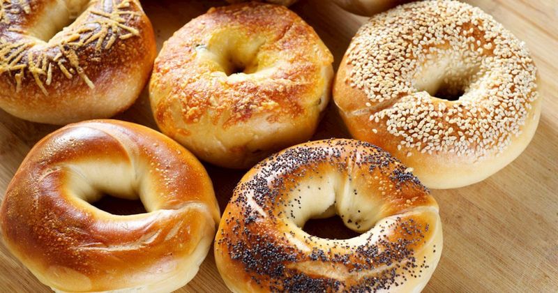 Bagel Oasis: Queens' Round-the-Clock Wonder