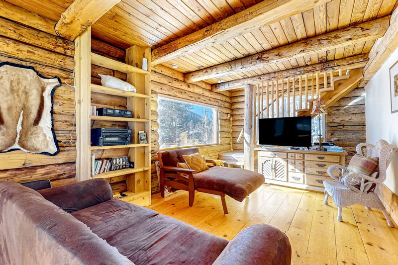 Log Cabins In Taos With Pueblo Influence