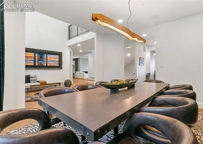 10 Virginia Formal Dining Room Designs That Are Back In Style - Decor Hint Equestrian Estate Dining