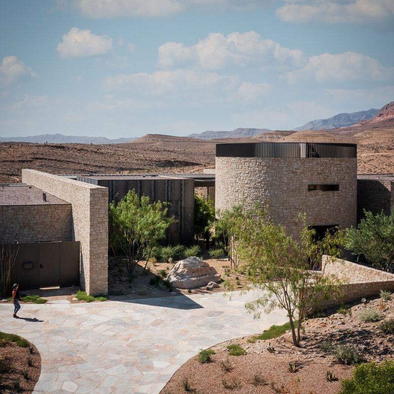 12 Nevada Desert Homes With Décor Inspired By Their Surroundings - Decor Hint Dry Lake Bed Beauty in Black Rock Desert