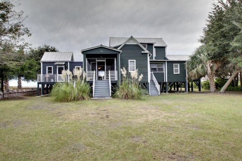 11 South Carolina Cottages That Capture Timeless Southern Charm - Decor Hint Historical Beach Cottage, Sullivan's Island