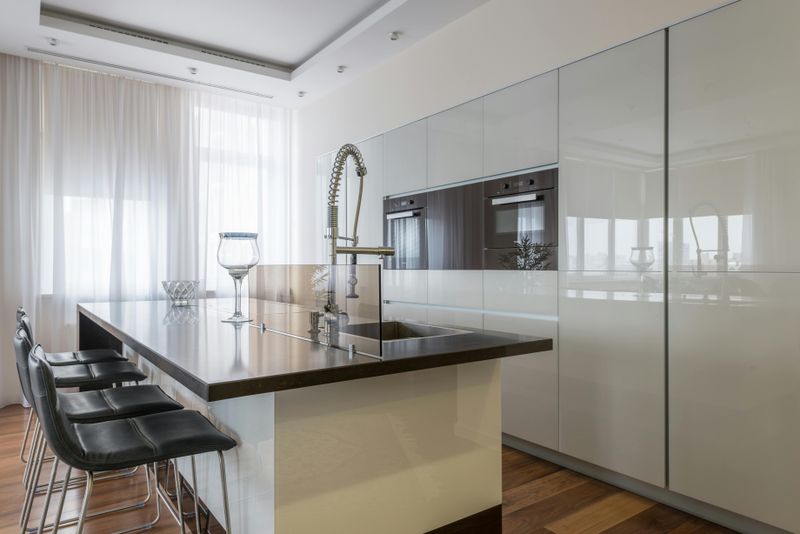 7 Kitchen Design Choices Homeowners Are Tired Of Seeing - Decor Hint Massive Kitchen Islands