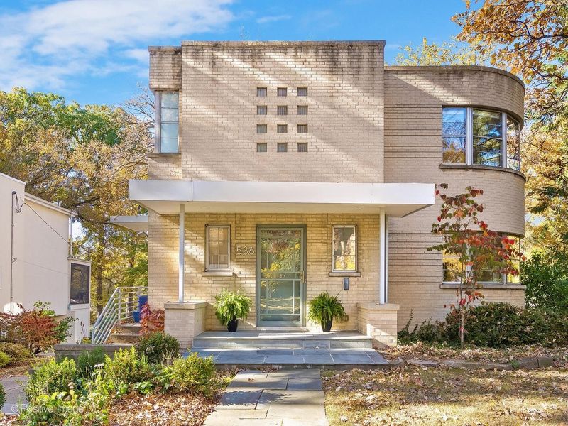 Art Deco Streamlined Sophistication