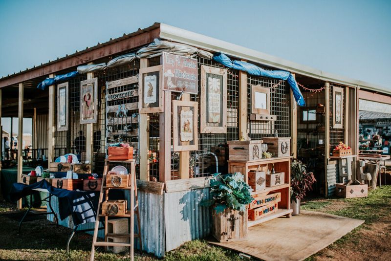 8 Texas Antique Markets Where Locals Find Hidden Treasures - Decor Hint Fredericksburg Trade Days