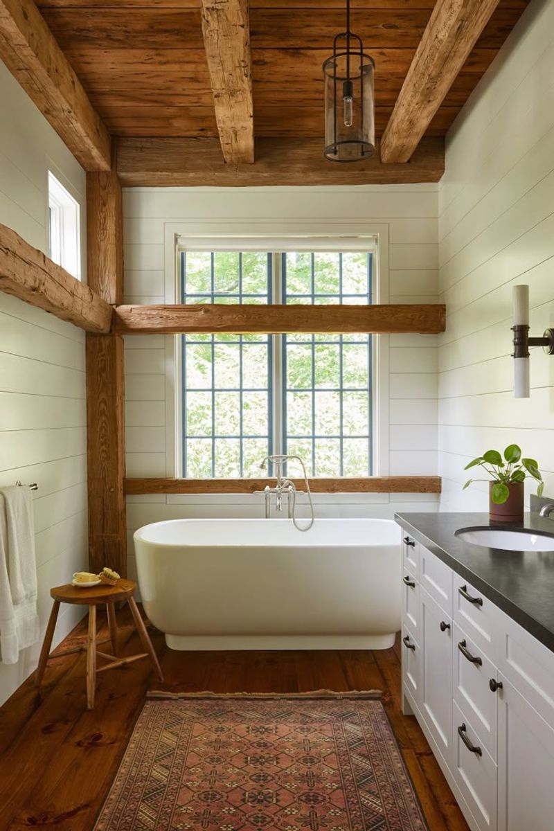 12 Utah Cabin Bathrooms That Might Capture Timeless Charm - Decor Hint Exposed Beam Ceilings