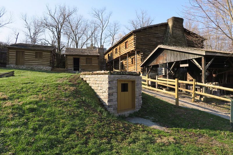 10 Kentucky Stone Chimneys That Stand The Test Of Time - Decor Hint Old Fort Harrod's Rustic Hearth