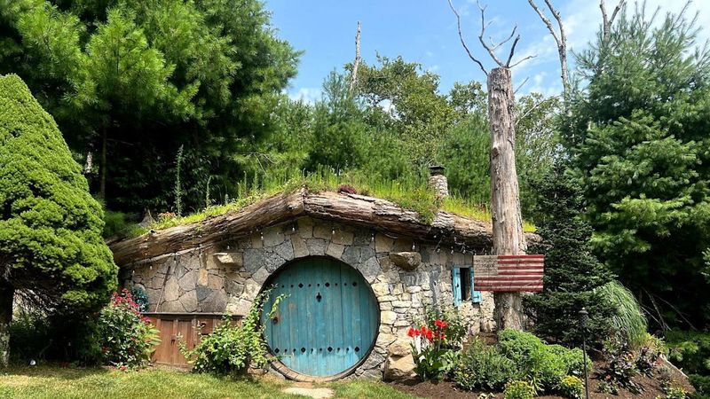 9 Picture-Perfect Colorado Mountain Cottages With Storybook Appeal - Decor Hint Mountainside Hobbit Home in Durango