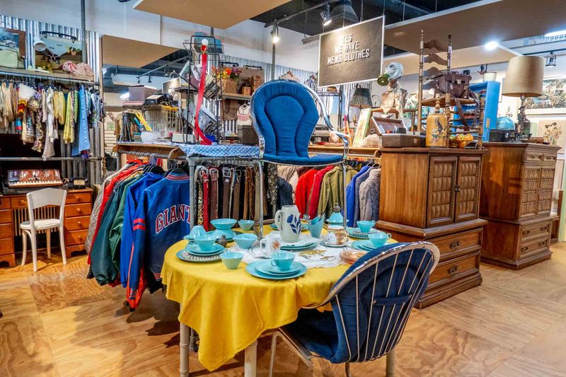 6 Pennsylvania Thrift Stores Packed With Timeless Home Treasures - Decor Hint Thunderbird Salvage – Philadelphia