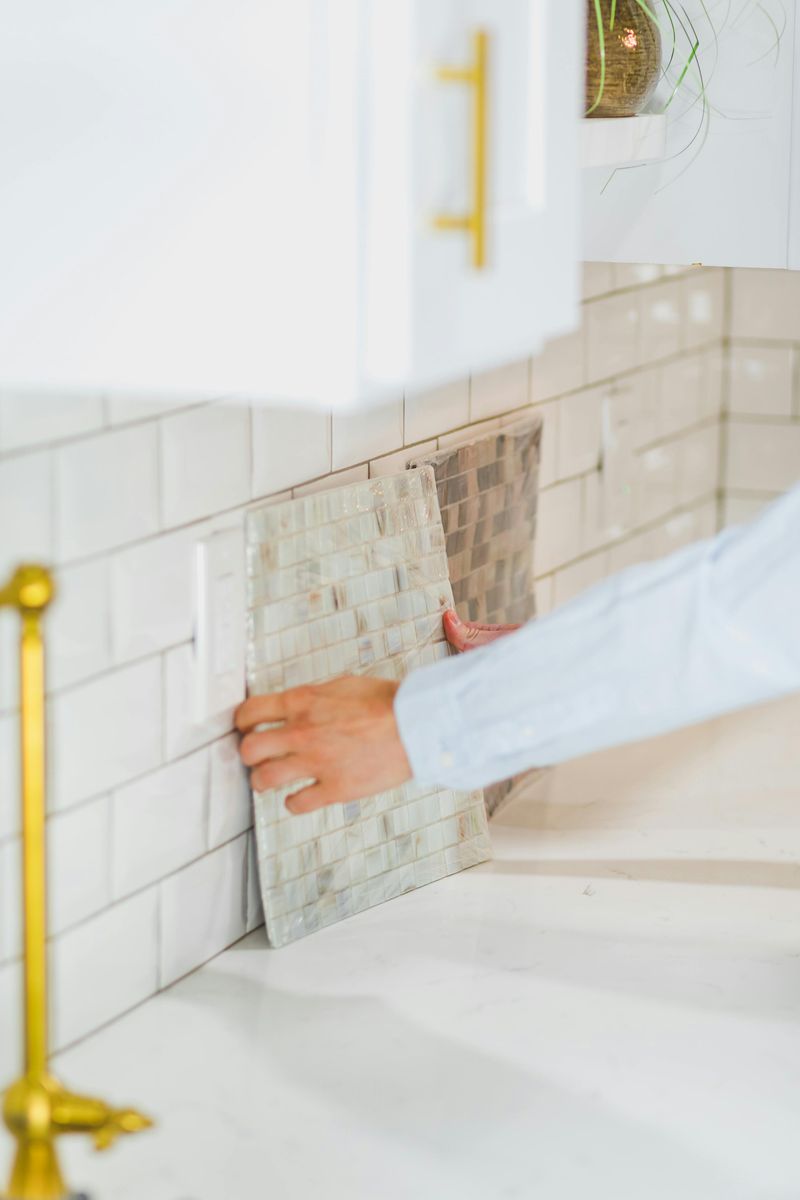 8 Practical Tips That Can Help You Create A Cohesive Kitchen Design - Decor Hint Connect Countertops And Backsplash Thoughtfully