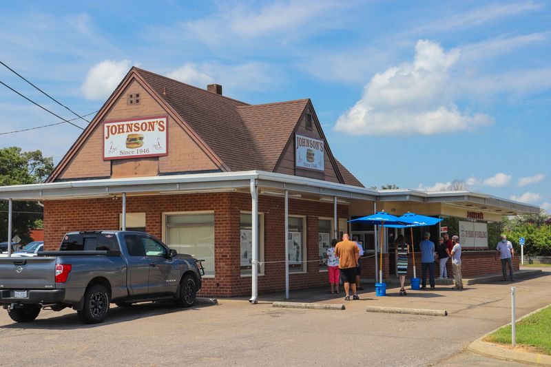 11 North Carolina Drive-Ins Serving Up Timeless Carhop Favorites - Decor Hint Johnson's Drive-In