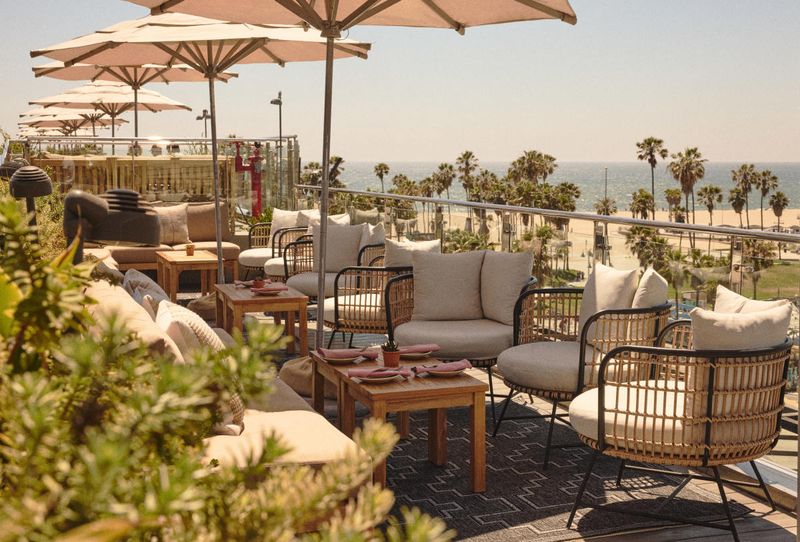 12 California Rooftop Patios With Décor That Locals Can’t Stop Talking About - Decor Hint Kassi