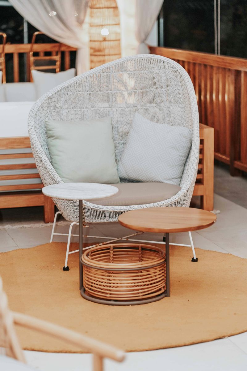 8 Practical Ideas For A Nature-Inspired Front Porch - Decor Hint Natural Fiber Textiles
