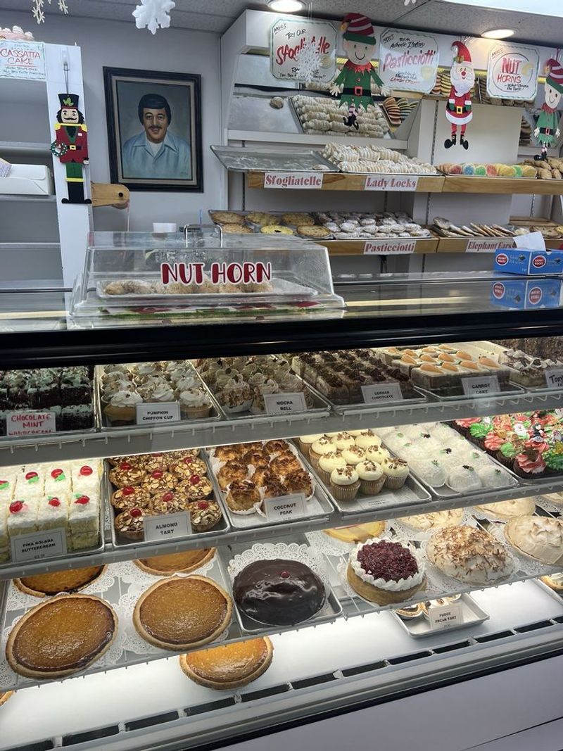12 Classic Italian Restaurants Pennsylvanians Really Love - Decor Hint Moio's Italian Pastry Shop