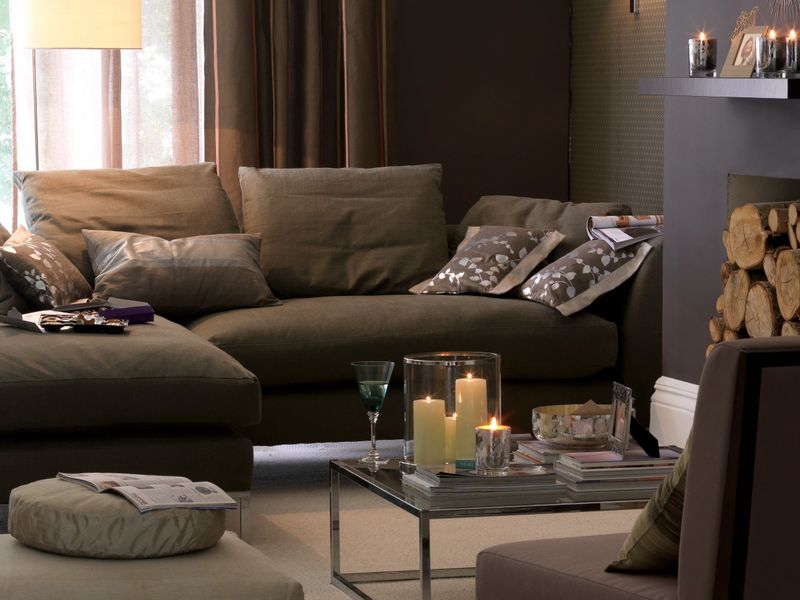 10 Living Room Paint Colors Indiana Homeowners Regret Using - Decor Hint Chocolate Brown Darkness