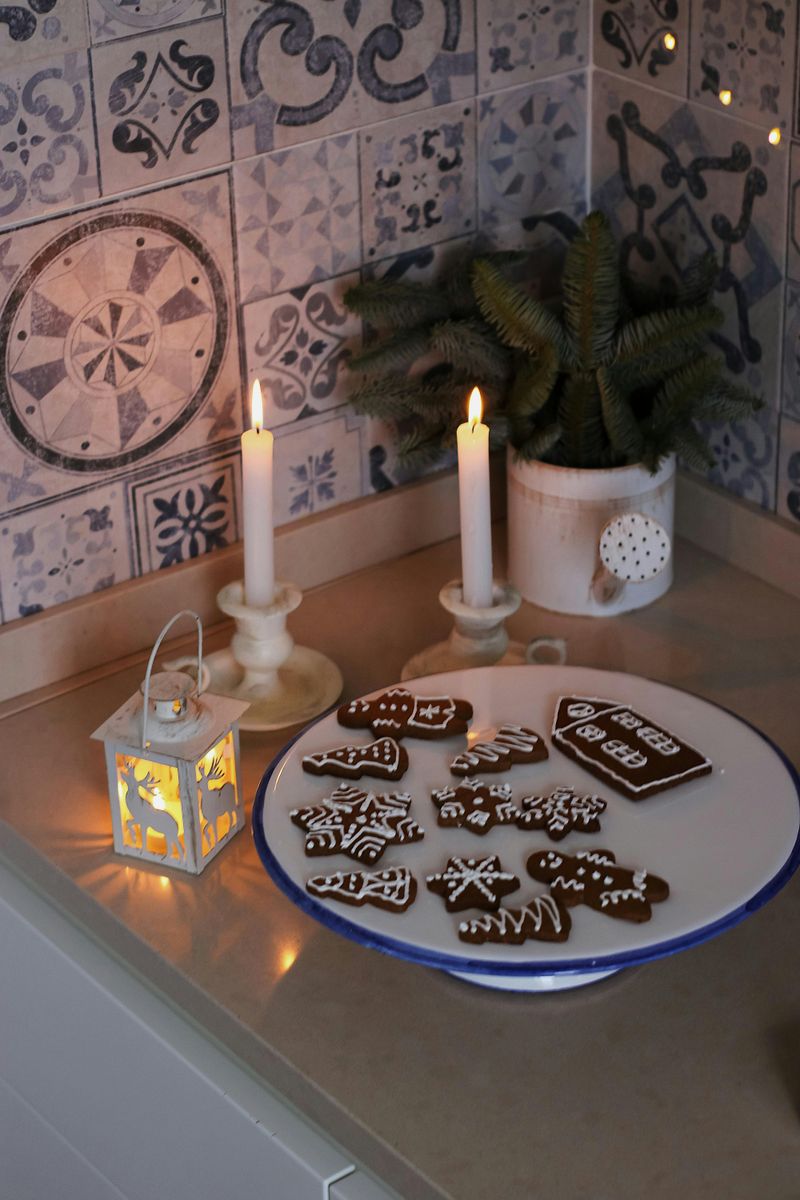 Seasonal Or Colorful Décor Accents