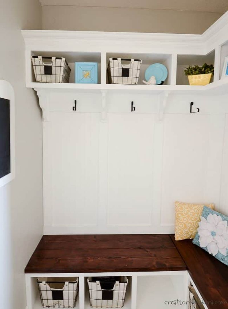 7 Montana Mudroom Benches Built For Boot Season - Decor Hint Corner Solutions | Space Savers