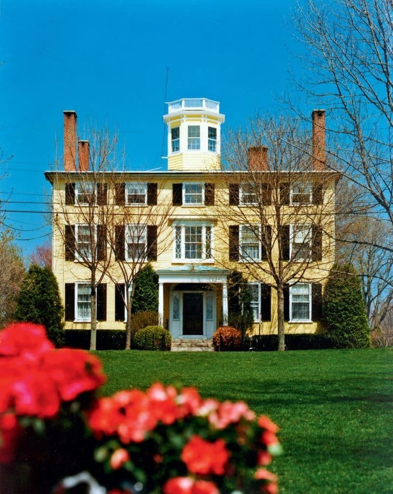 10 Massachusetts Coastal Homes That Could Feel Breezy Inside - Decor Hint Historic Maritime Home