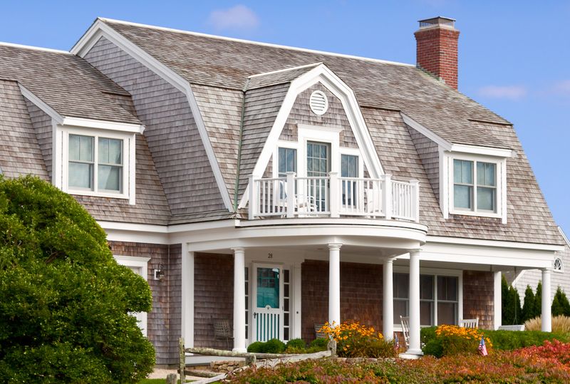 15 Rhode Island Shingle Cottages With Salt-And-Sun Patina - Decor Hint Shingle Cottage With Dormer Windows
