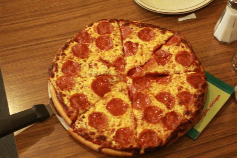 8 Michigan's Best Pizza Spots Where Simplicity Rules - Decor Hint Chuck Wagon Pizza: Upper Peninsula's Hidden Treasure