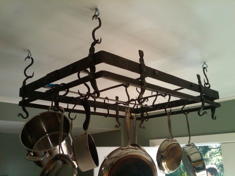 15 Traditional Kitchen Looks In Texas That Might Be Making A Comeback - Decor Hint Pot Racks