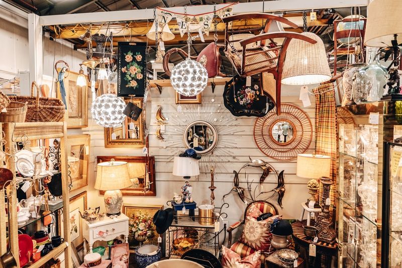 8 Spots To Shop For Vintage Treasures In North Carolina - Decor Hint Sleepy Poet Antique Mall (Charlotte)