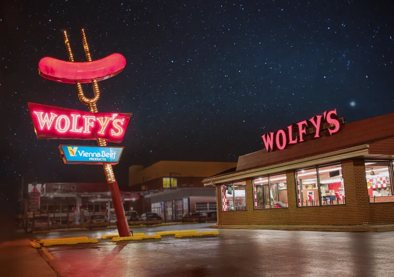 10 Illinois Hot Dog Stands That Serve Timeless Classics - Decor Hint Wolfy's