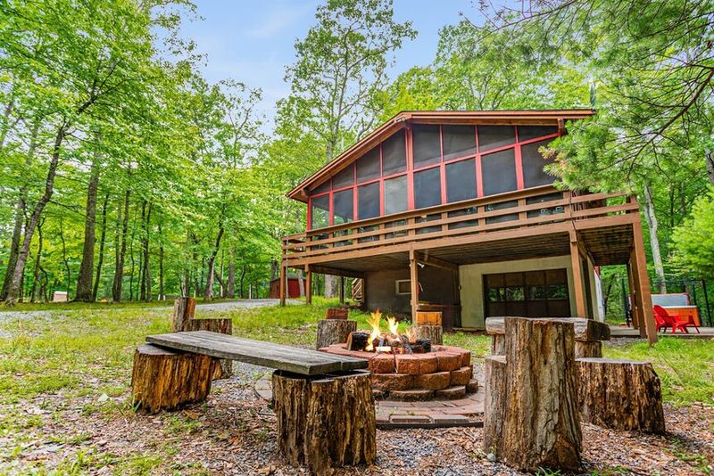 Cabins with Outdoor Fire Pits
