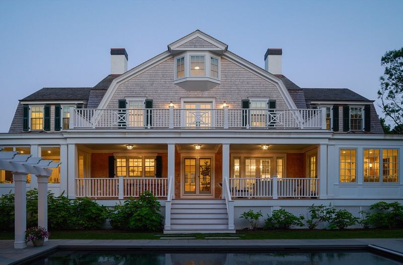 10 Massachusetts Coastal Homes That Could Feel Breezy Inside - Decor Hint Shingle-Style Seaside Home