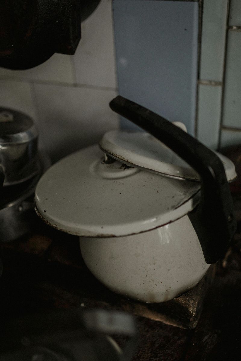 15 Classic Kitchen Tools From Grandma's Day We Need Back - Decor Hint Enamelware Pots