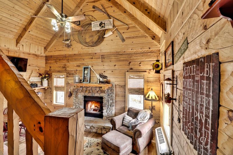 Riverfront Fisherman's Retreat
