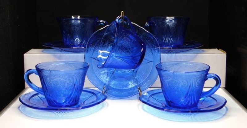 10 Depression Glass Designs Popular With Collectors In Detroit, Michigan - Decor Hint Royal Lace Pattern
