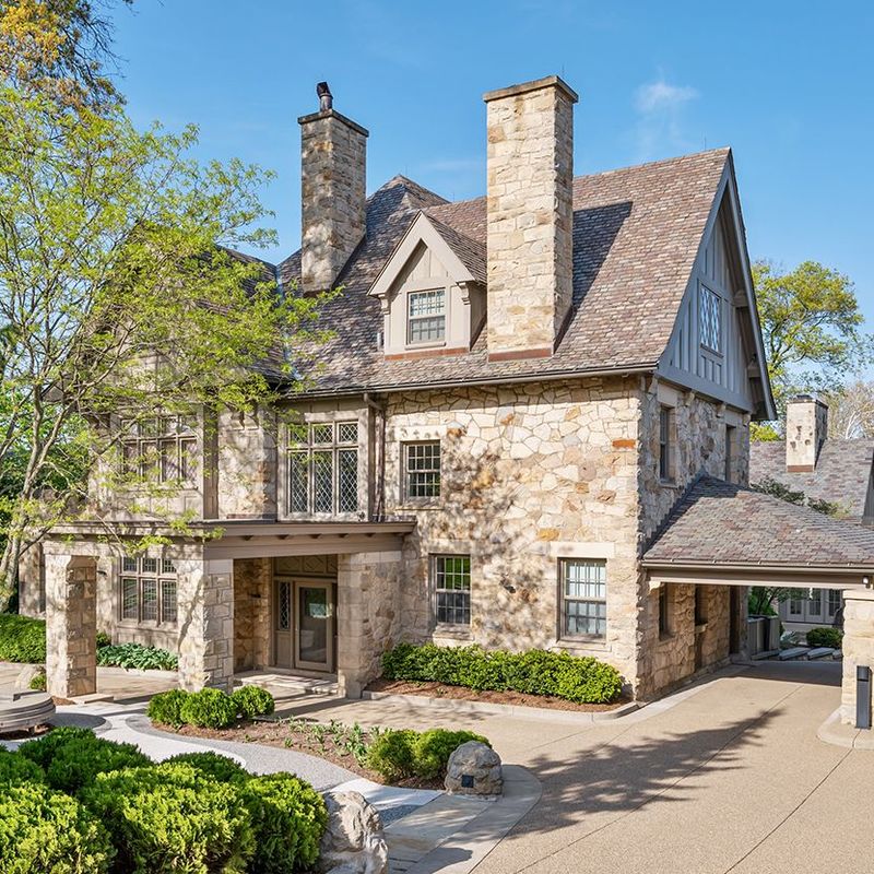 Pittsburgh's Rustic Retreat