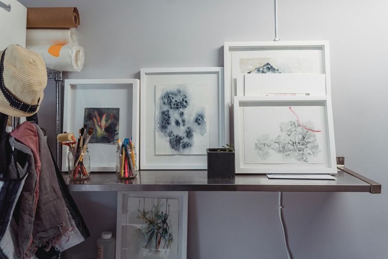 15 Practical Tips For Designing A Comfortable And Functional Home - Decor Hint Add Personal Touches Through Art And Decor