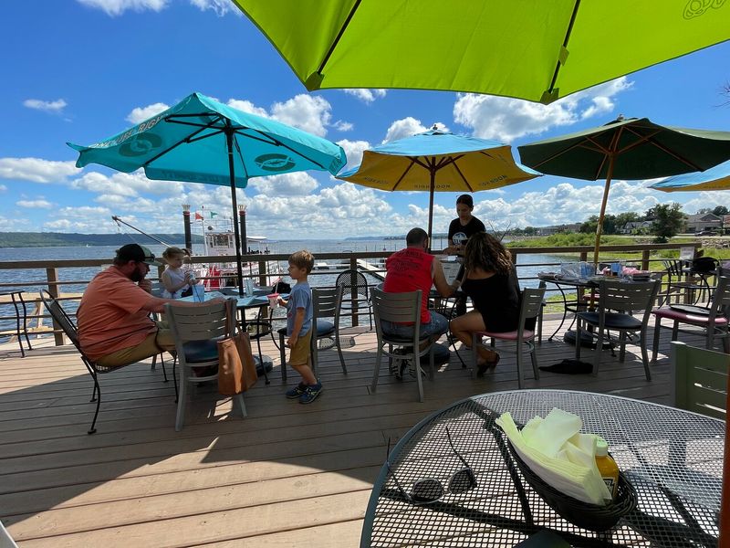 13 Lakeside Dining Spots In Minnesota With Unforgettable Views - Decor Hint Kelly's Lake House – Lake Pepin's Hidden Treasure