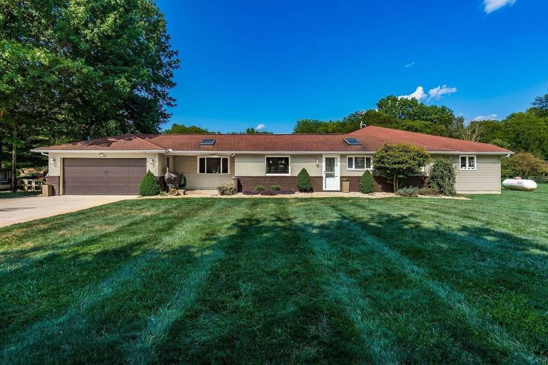8 Ohio Ranch Houses Losing Value By 2026 - Decor Hint Suburban Ranch with Large Lot