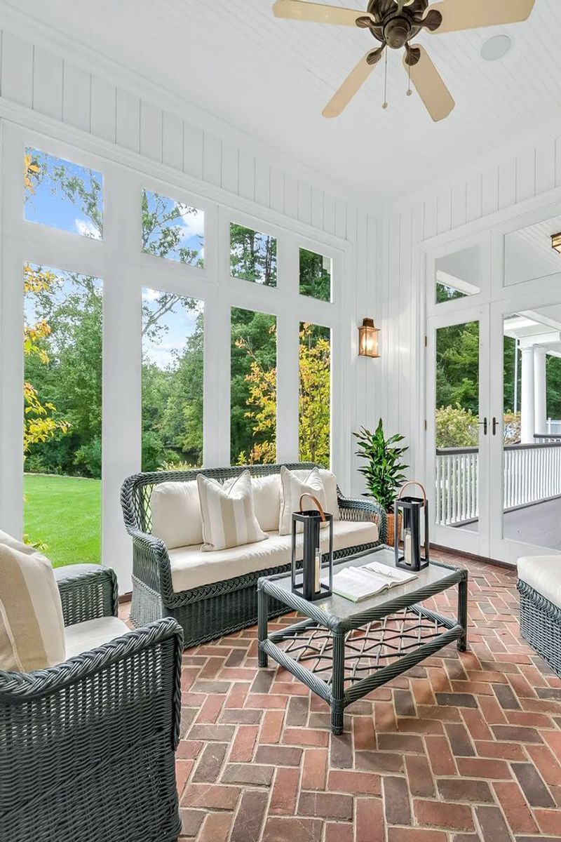 15 Oklahoma Farmhouse Porches That Could Be Perfect For Slow Evenings - Decor Hint Stone or Brick Flooring Accents