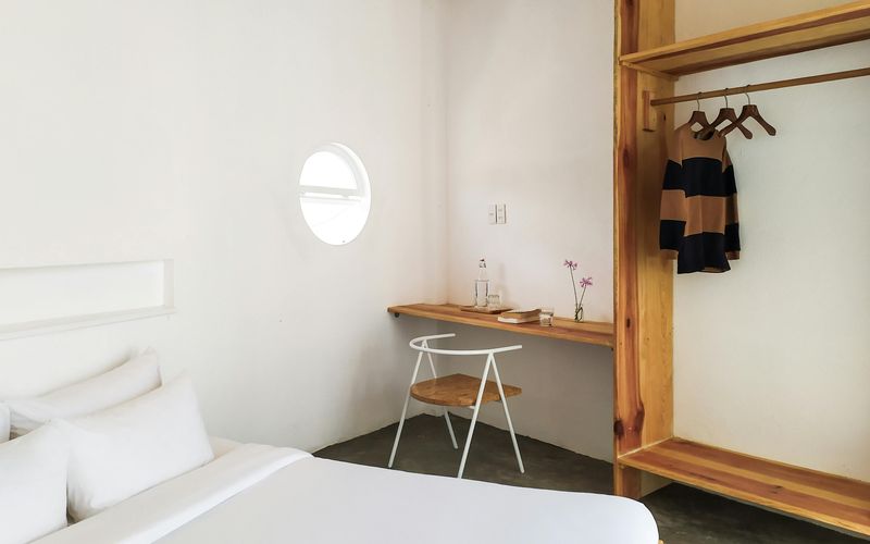 7 Bedroom Paint Ideas To Refresh And Personalize Your Space - Decor Hint Crisp White