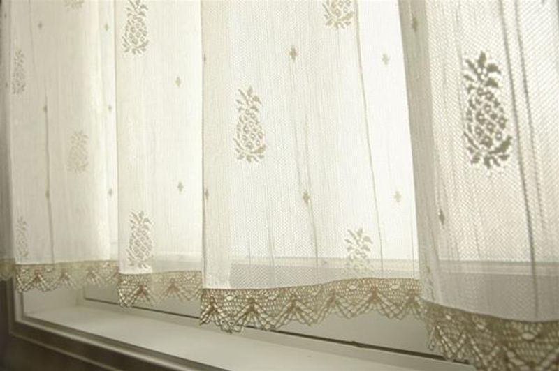 26 Ways To Get That Vintage Bathroom Look In New York Homes (Even In A Modern Apartment) - Decor Hint Window Treatments With Historical Flair