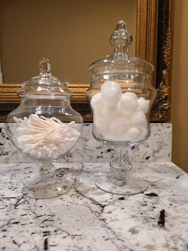 26 Ways To Get That Vintage Bathroom Look In New York Homes (Even In A Modern Apartment) - Decor Hint Glass Apothecary Jars Display Necessities