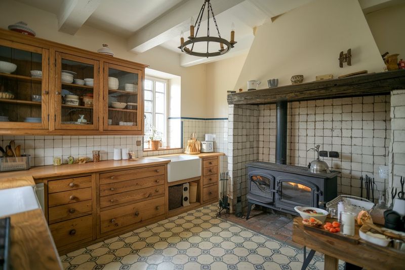 9 Kentucky Farmhouses With Timeless Kitchen Style - Decor Hint Rustic Wood-Beamed Kitchen