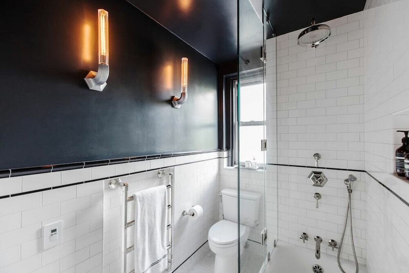 26 Ways To Get That Vintage Bathroom Look In New York Homes (Even In A Modern Apartment) - Decor Hint Subway Tiles: A Timeless NYC Classic