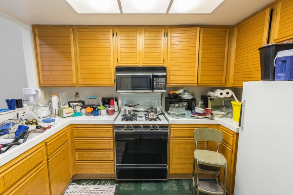 Cluttered Countertops - Decor Hint
