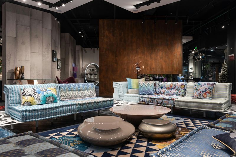 7 Things That Shouldn't Be Expected In Exclusive Residences - Decor Hint Worn-Out Rugs